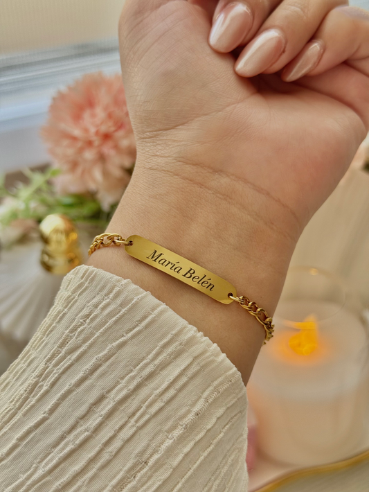 Pulsera llana con grabado personalizado
