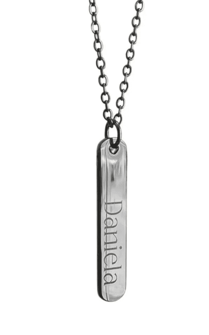 Collar rectangular con grabado unisex