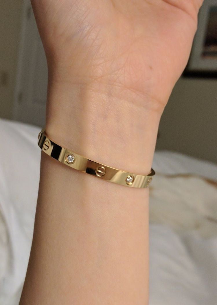Pulsera Dorada Cartier Love circonios ✨